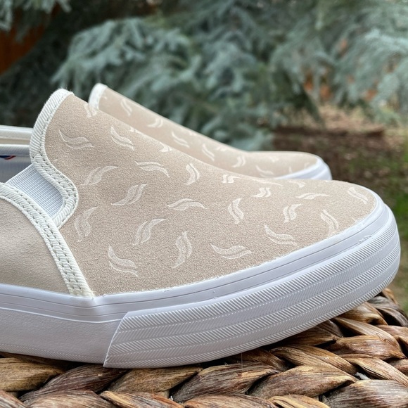 NEW Keds Cream Suede Tossed Wave Logo Platform Lace Up Sneaker. Women’s size 11 - Picture 3 of 13